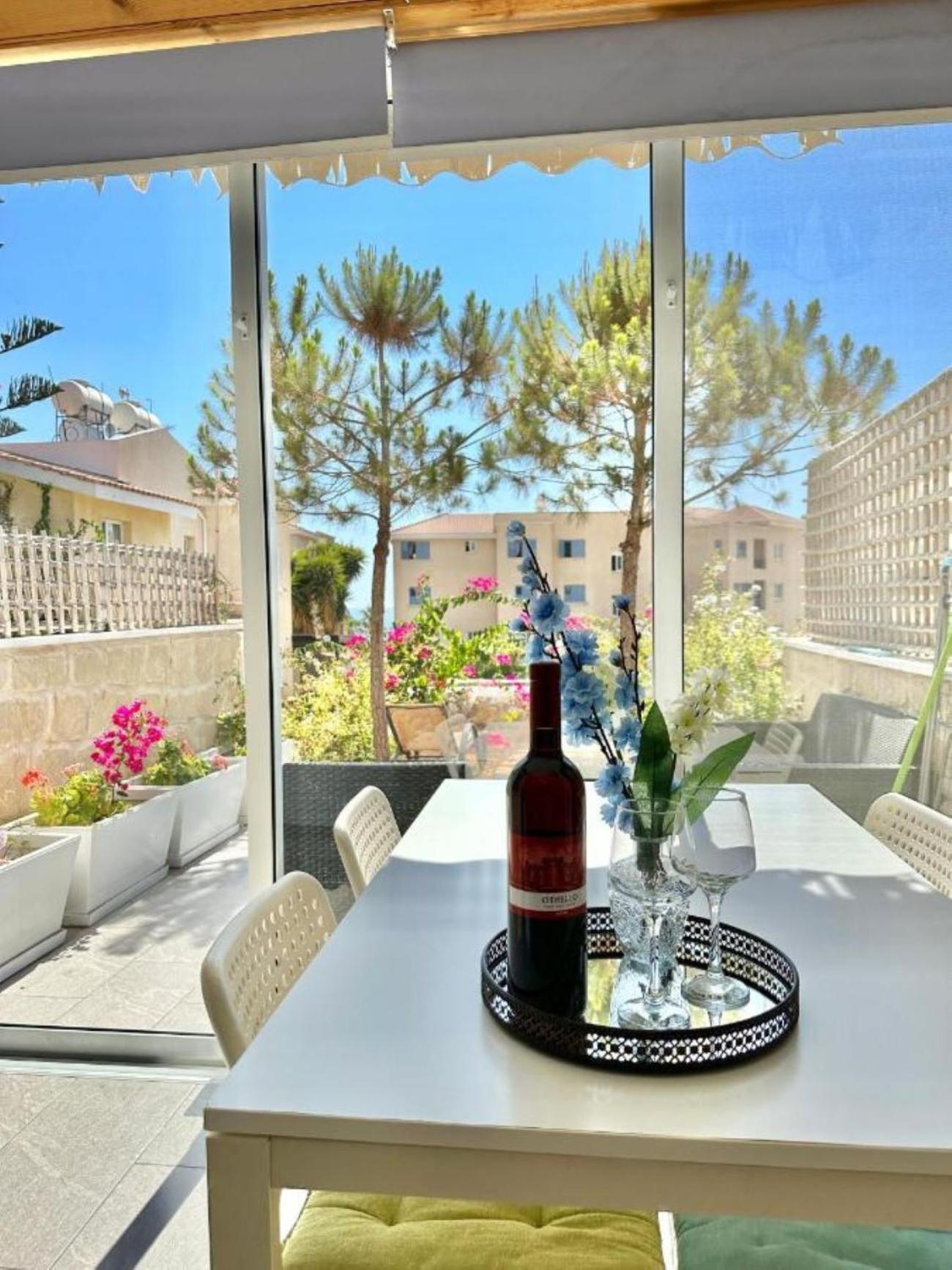 H&O Danaos Sea Breeze Apartment بافوس المظهر الخارجي الصورة